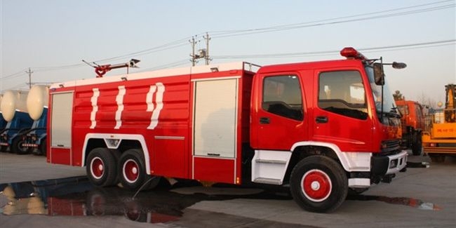 五十鈴泡沫消防車