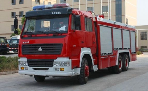 斯太爾水罐消防車