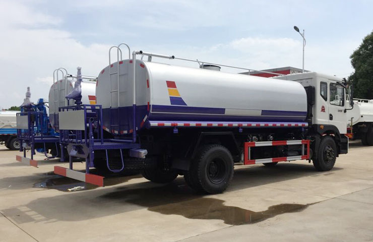 東風(fēng)153綠化灑水車(chē)