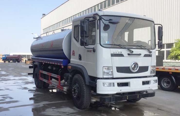 東風145綠化噴灑車