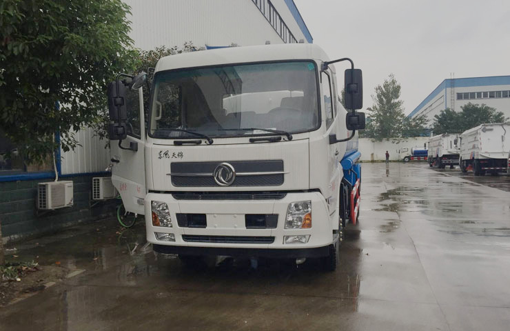 東風天錦8噸灑水車