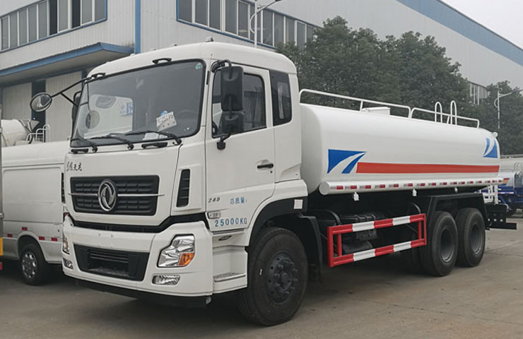 東風天龍后雙橋灑水車