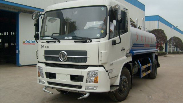 東風天錦多功能灑水車