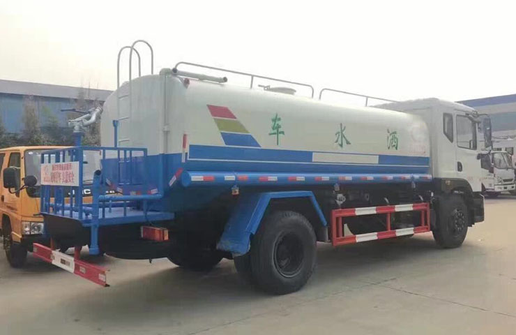 東風創普灑水車