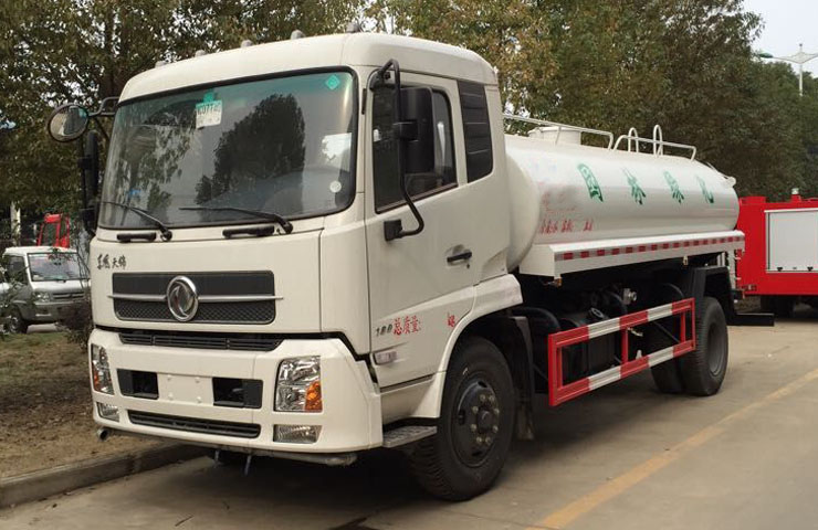 東風(fēng)天錦灑水車