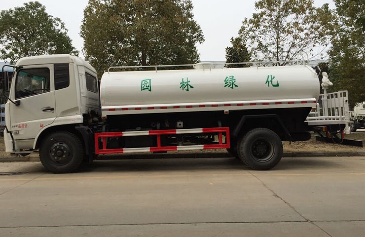 東風(fēng)天錦灑水車