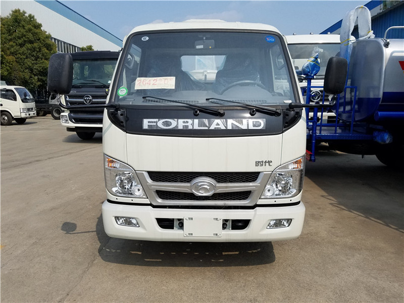 福田時(shí)代綠化噴灑車