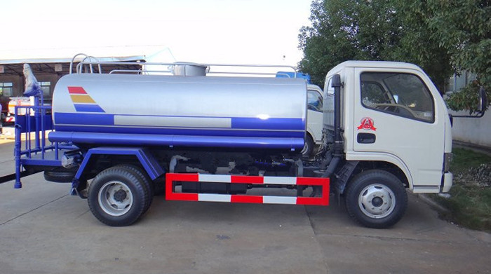 東風福瑞卡多功能灑水車