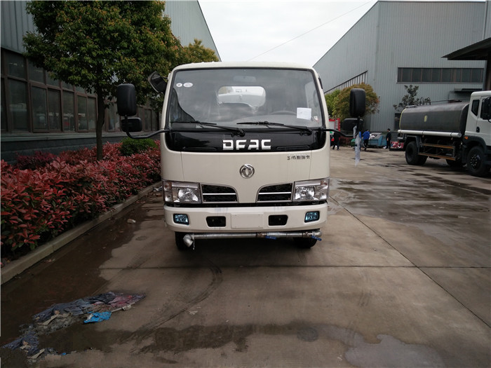 東風福瑞卡多功能灑水車