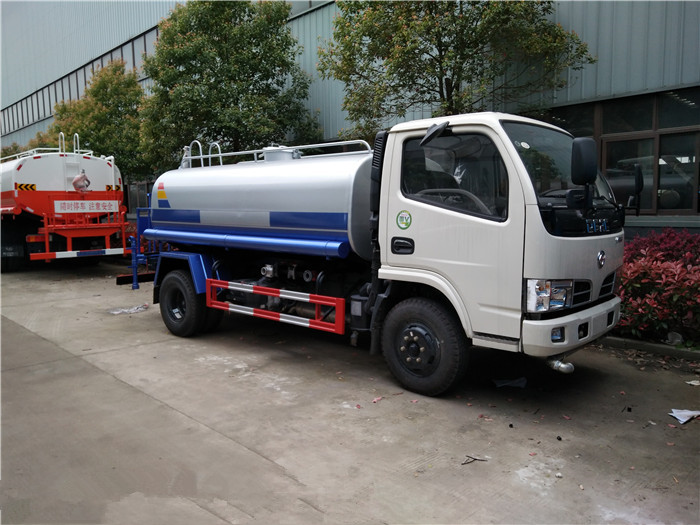 東風福瑞卡多功能灑水車