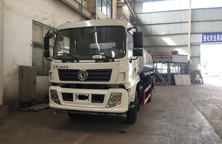 東風(fēng)145灑水車