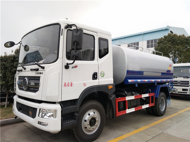 東風D913仿天錦后雙橋灑水車