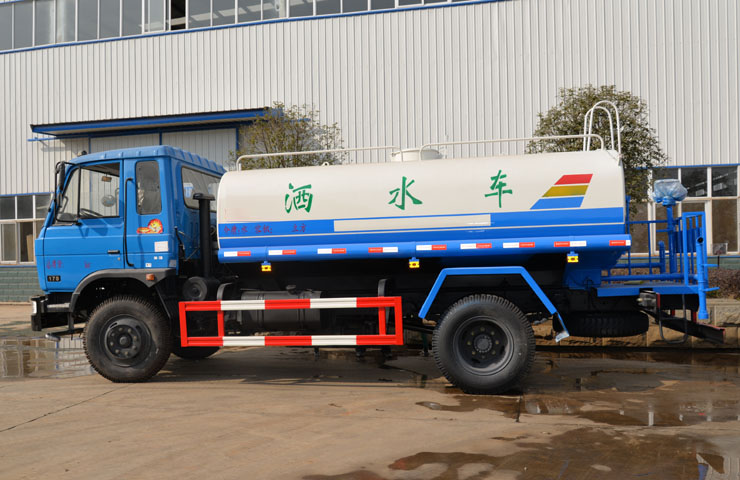 東風藍色平頭145灑水車