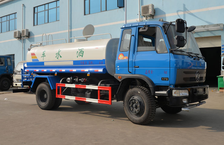 東風藍色平頭145灑水車