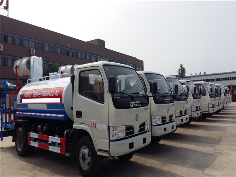 東風多利卡（3方）綠化噴灑車