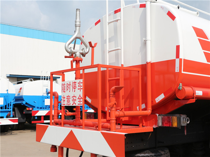 東風后八輪老款（20方）綠化噴灑車