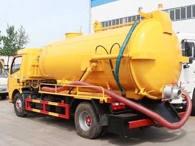 東風大多利卡吸污車