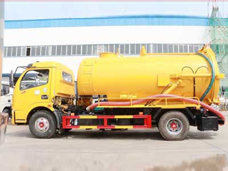 東風大多利卡吸污車