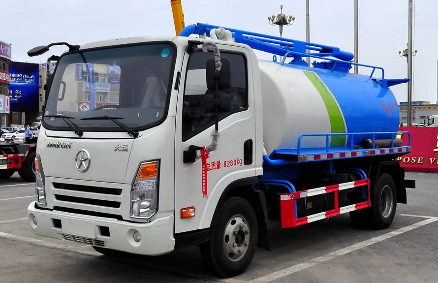 大運奧普力5方吸糞車