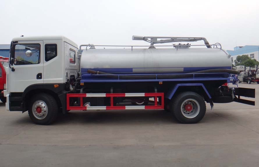 東風(fēng)D9 12方吸糞車