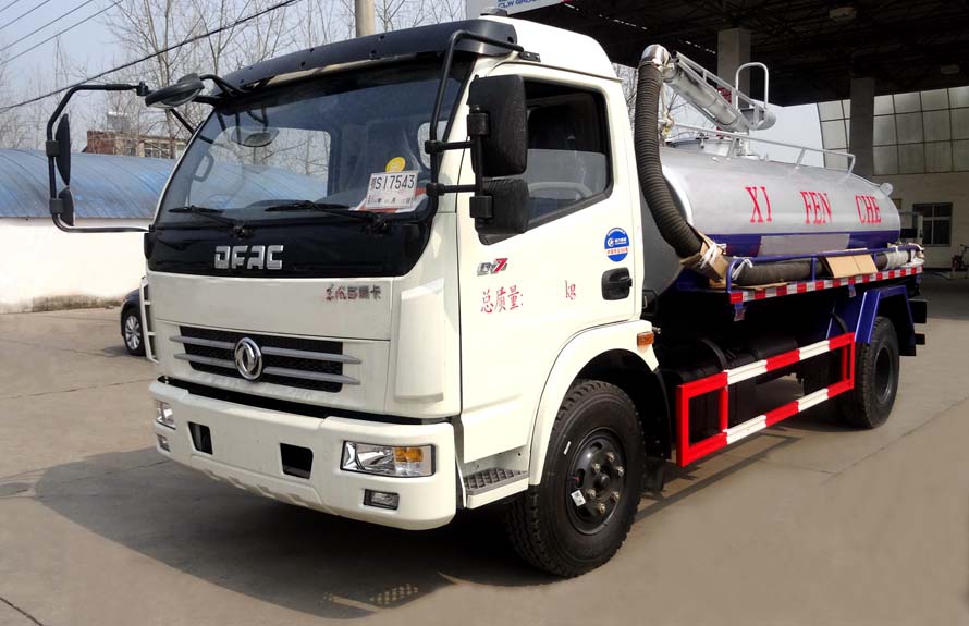 東風大多利卡8方吸糞車