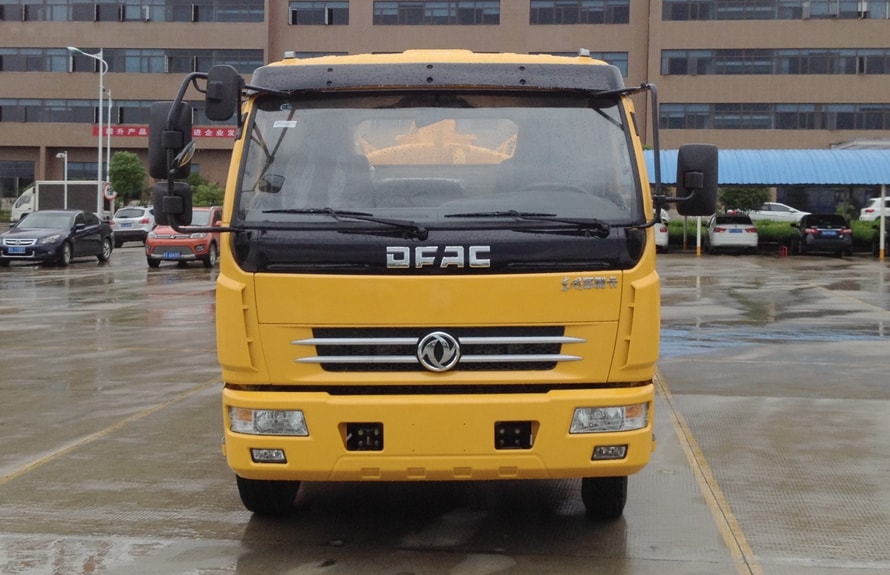 東風小多利卡5方小型吸糞車