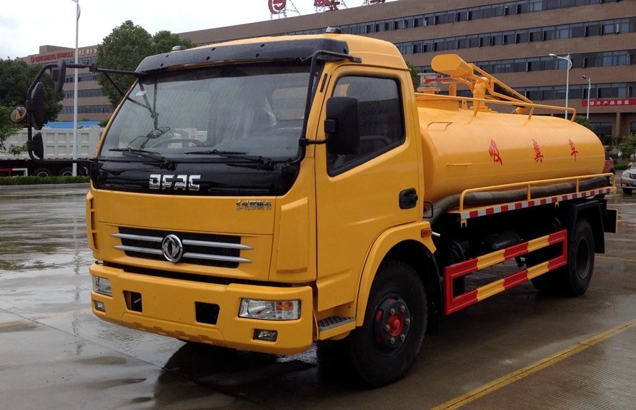 東風(fēng)小多利卡5方小型吸糞車