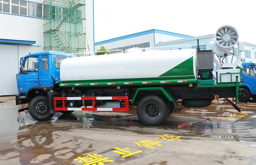 東風153 12噸霧炮車