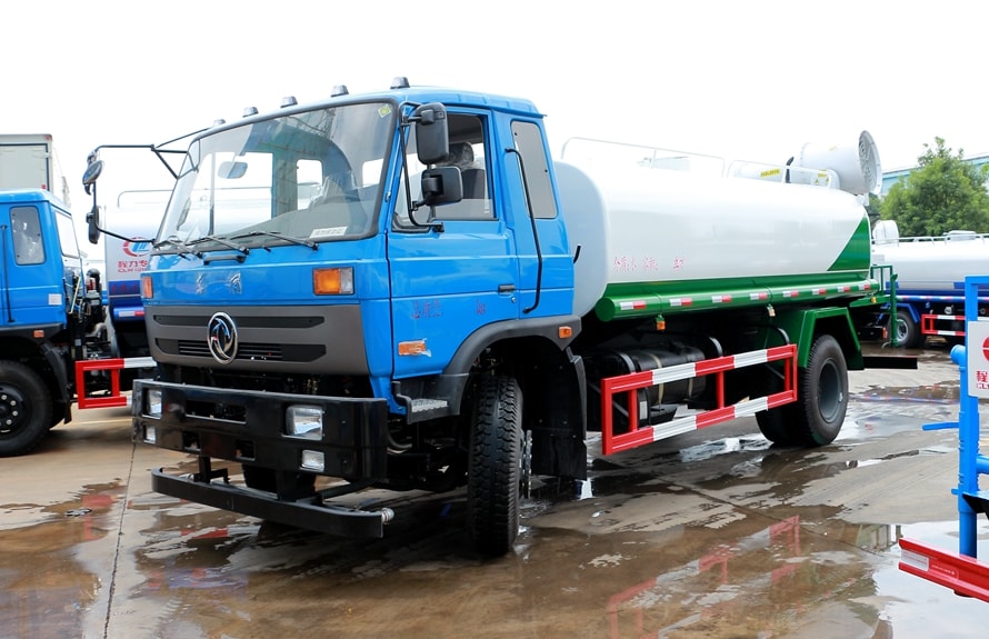 東風153 12噸霧炮車