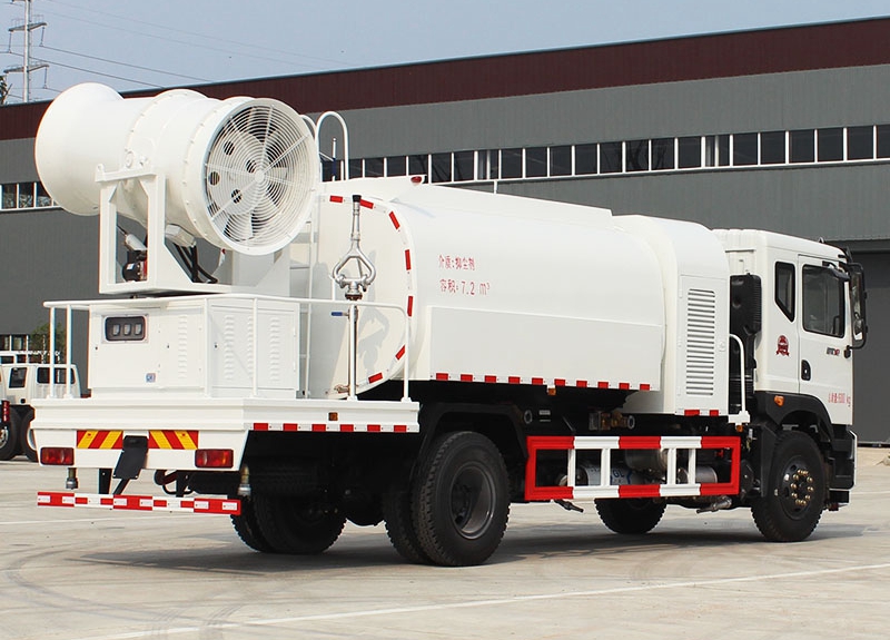 東風御虎噴霧降塵車