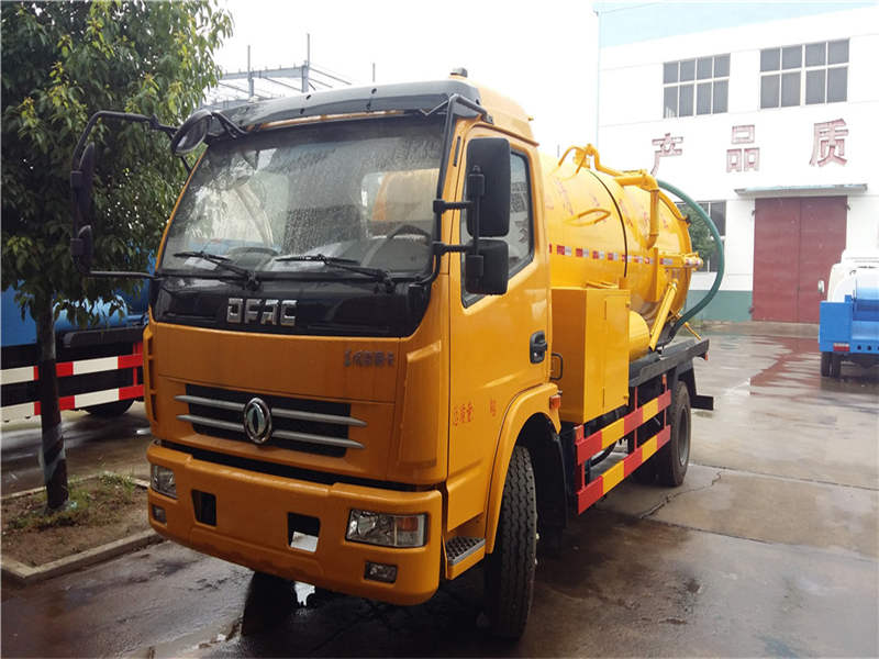 東風大多利卡清洗吸污車