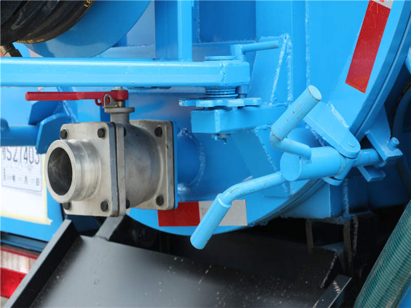 東風多利卡清洗吸污車