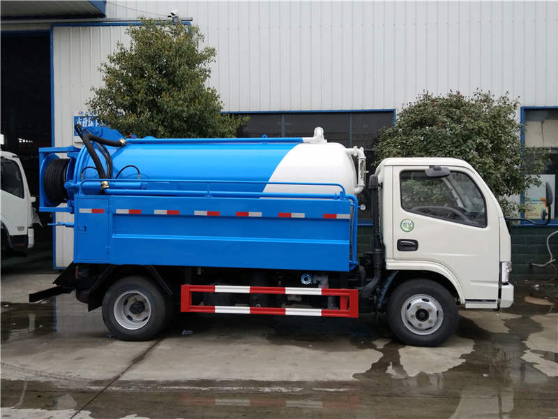 東風多利卡清洗吸污車