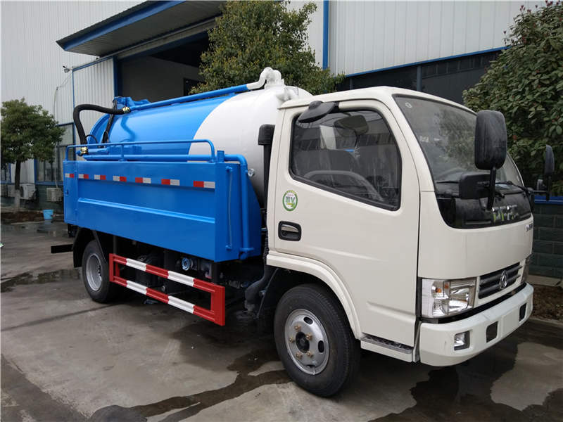 東風多利卡清洗吸污車