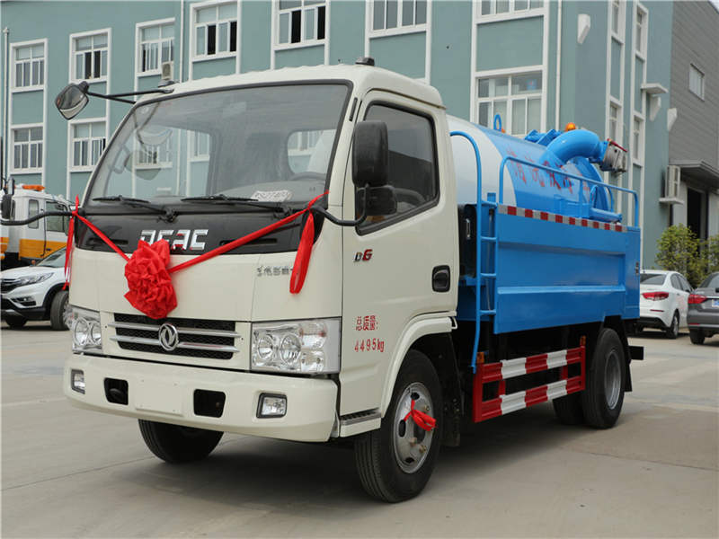 東風多利卡清洗吸污車