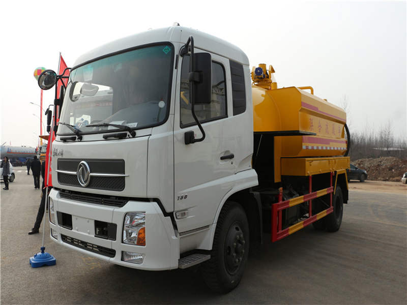 東風(fēng)天錦HYS5162GQXE5清洗吸污車