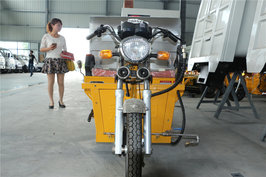 電動三輪清洗車