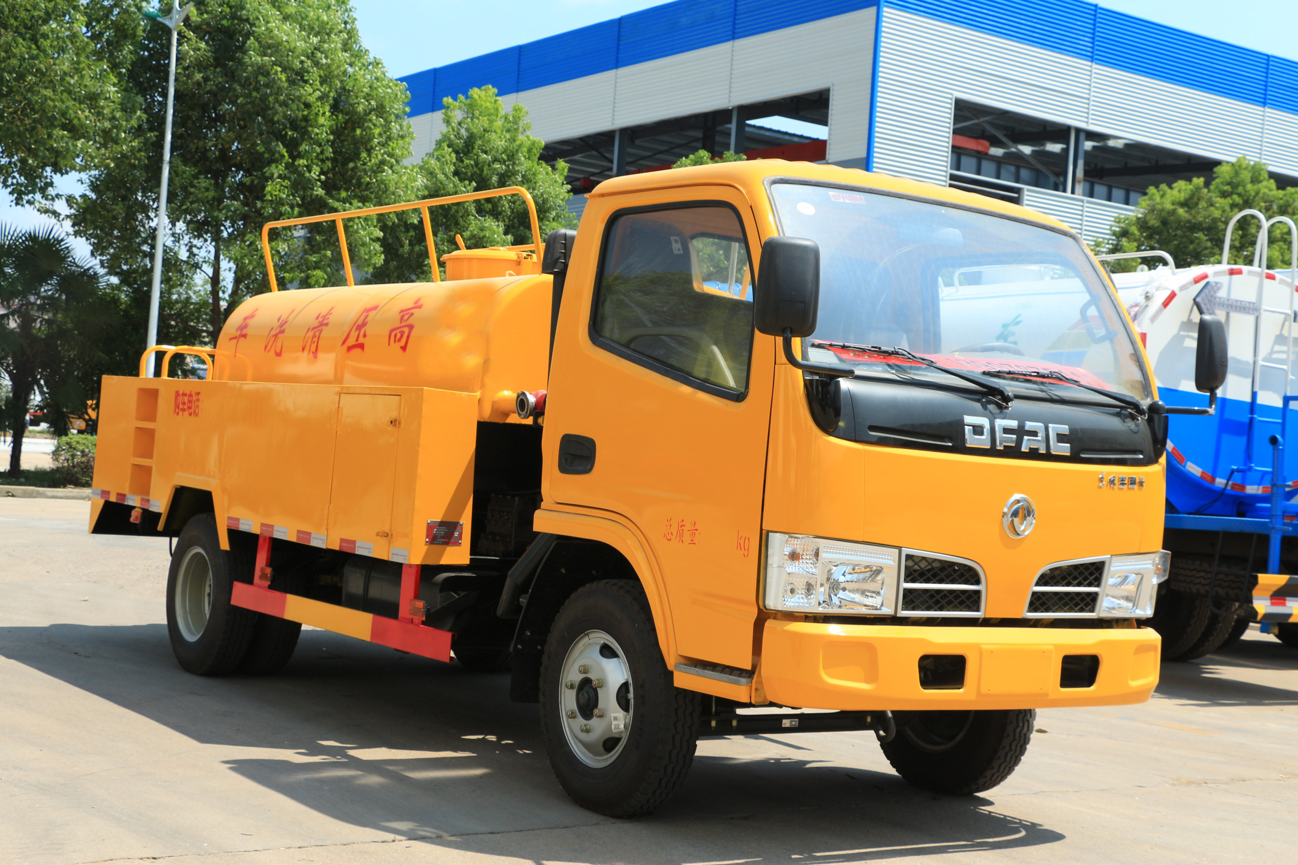 東風(fēng)小多利卡藍(lán)牌高壓清洗車