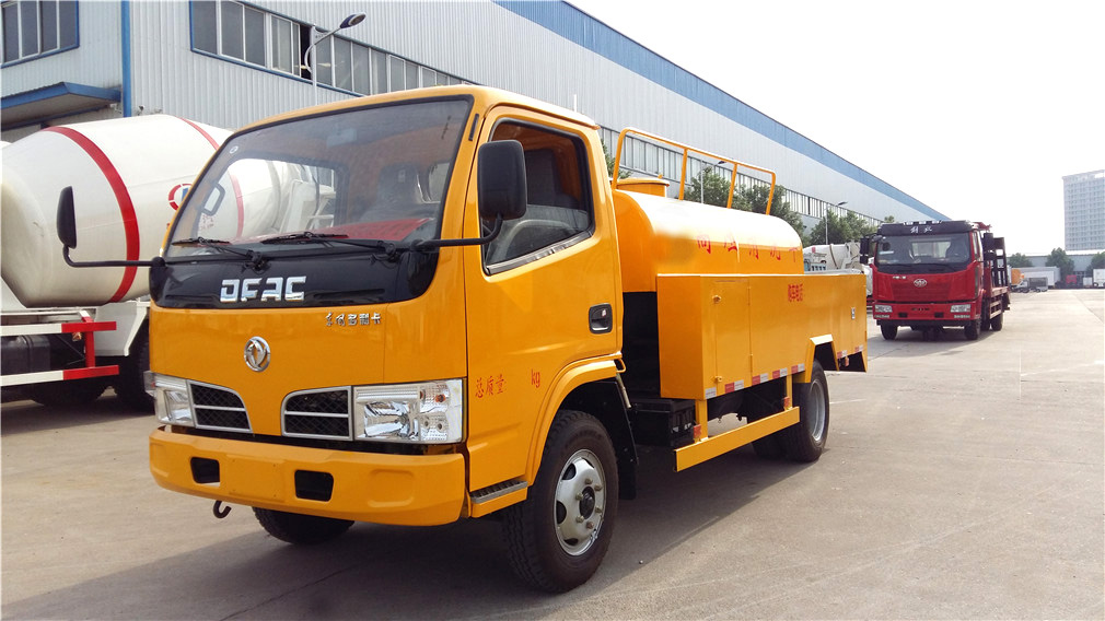 東風(fēng)小多利卡高壓清洗車