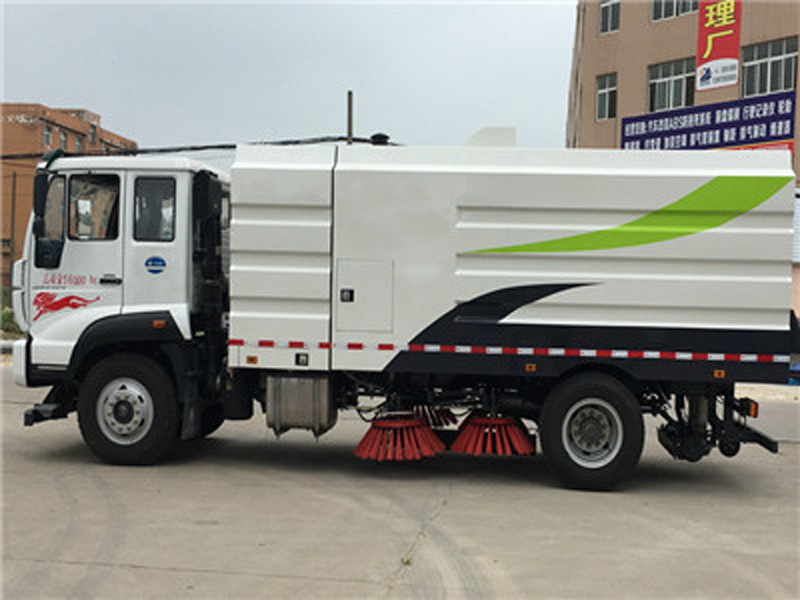 重汽8噸掃路車