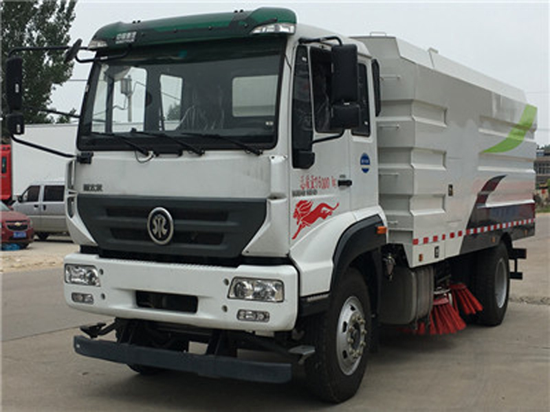 重汽8噸掃路車