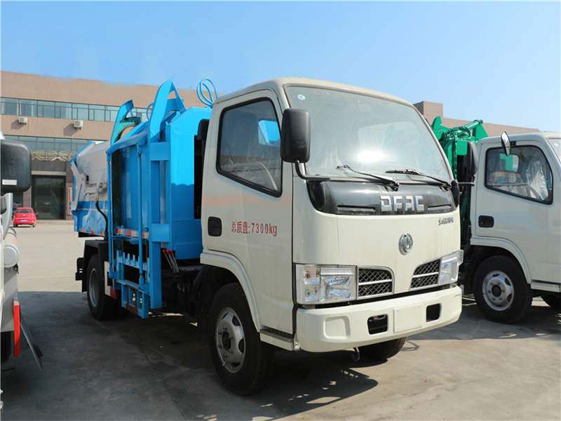 東風多利卡(5方)側裝壓縮式垃圾車