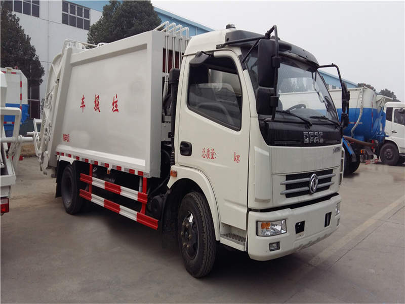 東風多利卡(8方)壓縮式垃圾車