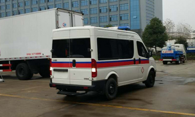 東風(fēng)御風(fēng)救護(hù)車