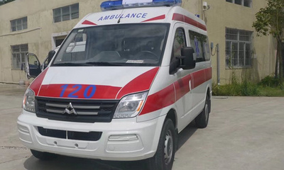 上汽大通短軸救護車