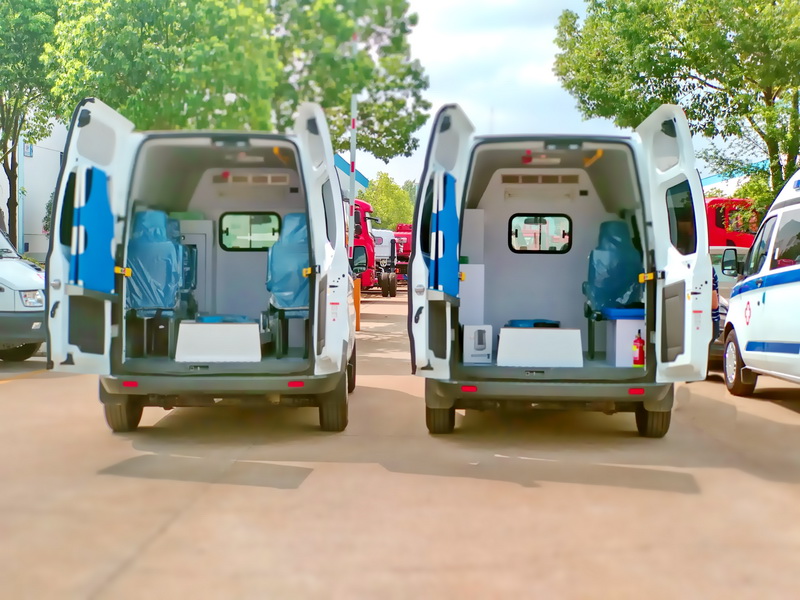 江鈴福特V362轉運型救護車