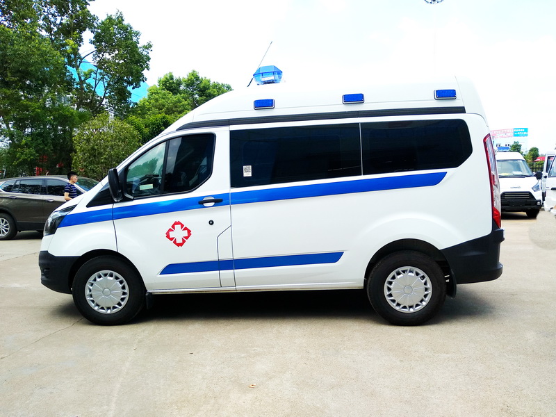 江鈴福特V362轉運型救護車