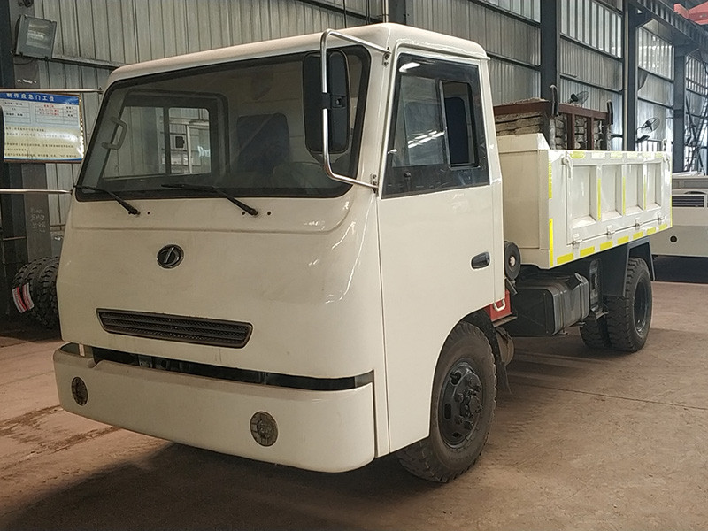 WC5J 5噸級(jí)防爆無(wú)軌膠輪車