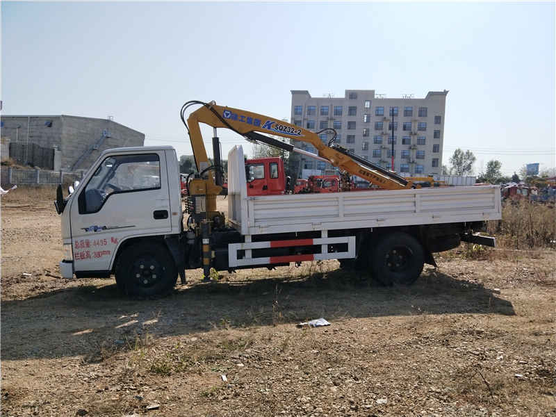 江鈴順達國五隨車吊配徐工2噸折臂下操作隨車吊