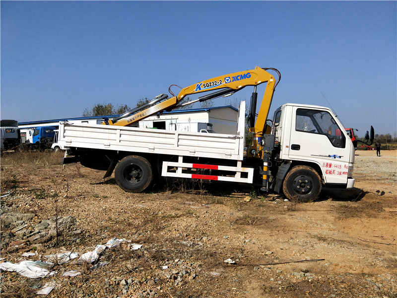 江鈴順達國五隨車吊配徐工2噸折臂下操作隨車吊